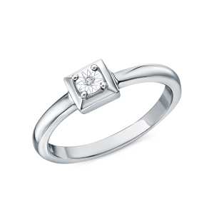 Серебряное кольцо с бриллиантом